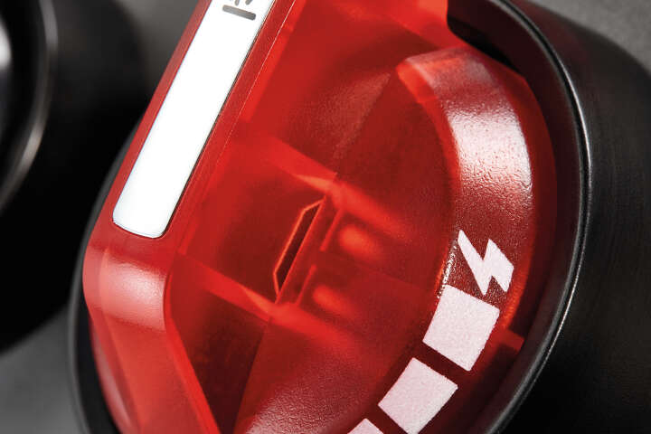 Enders Gasgrill Hyde 4 SIKR Turbo mit Wetterschutzhülle